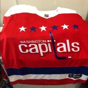 A hockey men’s jersey